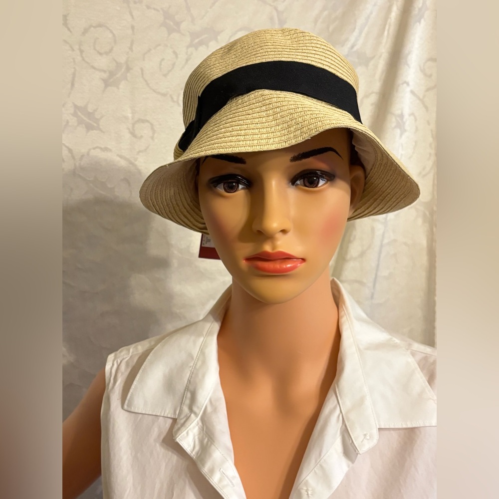 Mossimo Natural Cloche Paper and Polyester Hat With Black Decoration (NWT)